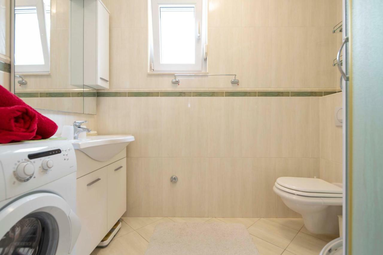 Apartman Adriatic Sea Проманья Экстерьер фото